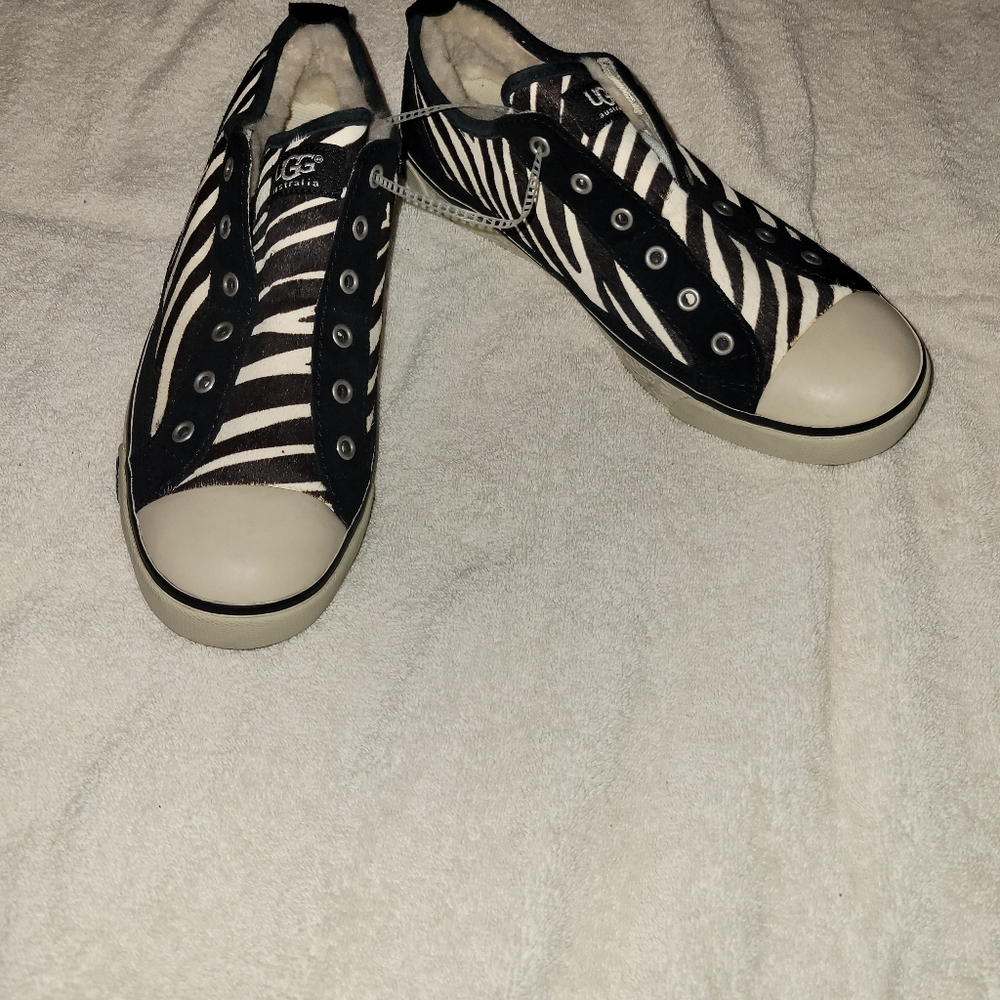 Ugg Australia Laela Exotic AnimalPrint Zebra Sneakers Size 9 NWOT